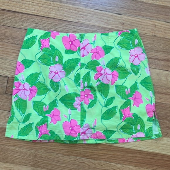 Lilly Pulitzer skort - Picture 2 of 5